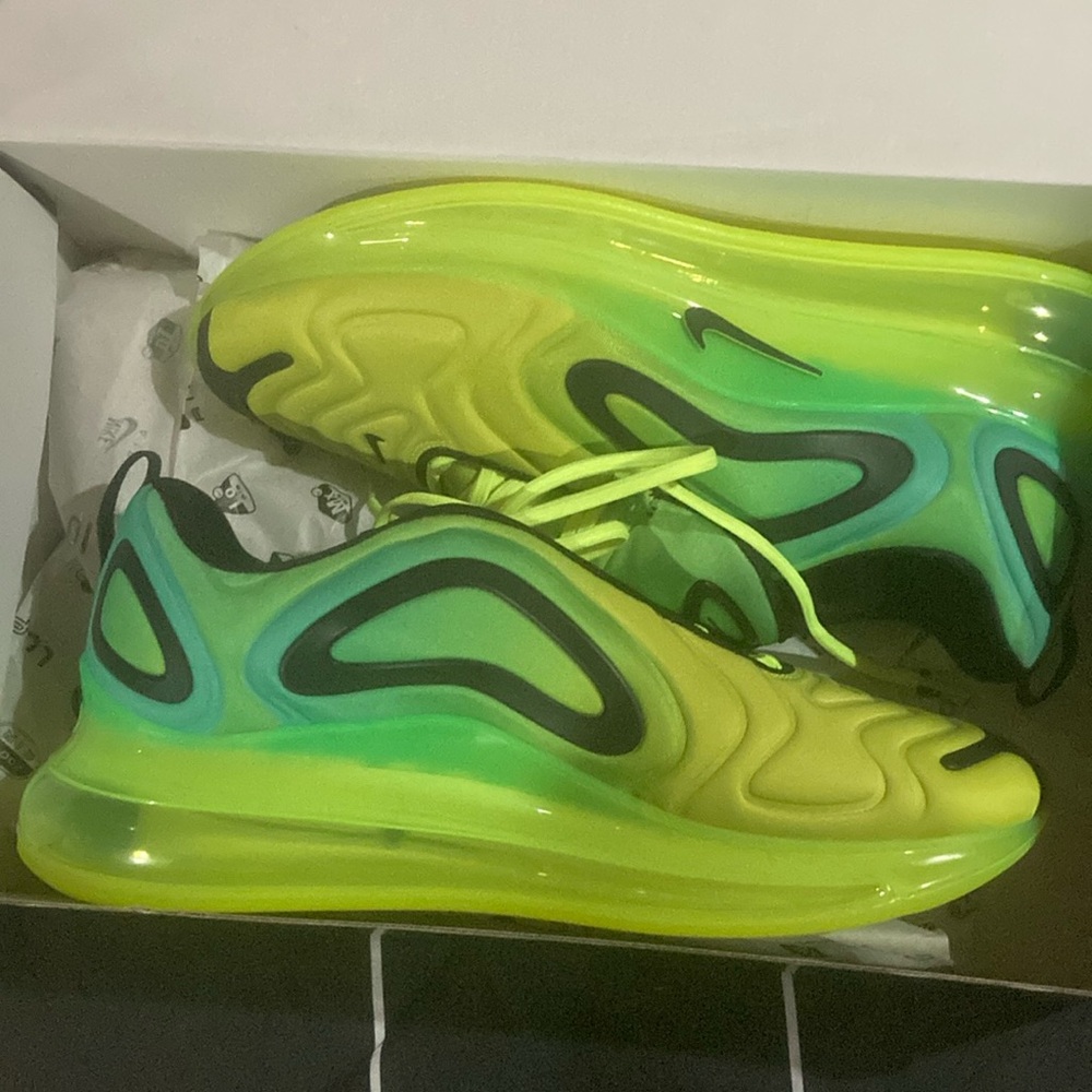 Nike Air max 270 volt black Bordeaux volt glow